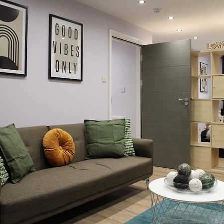 5 Star Apartment Лондон Экстерьер фото