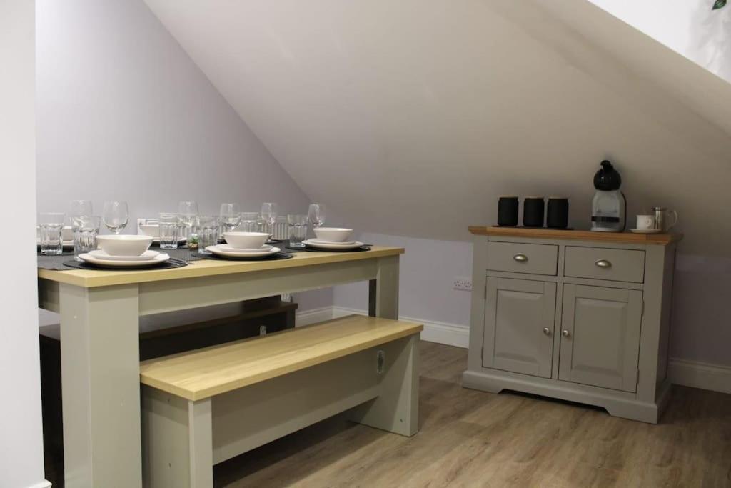 5 Star Apartment Лондон Экстерьер фото