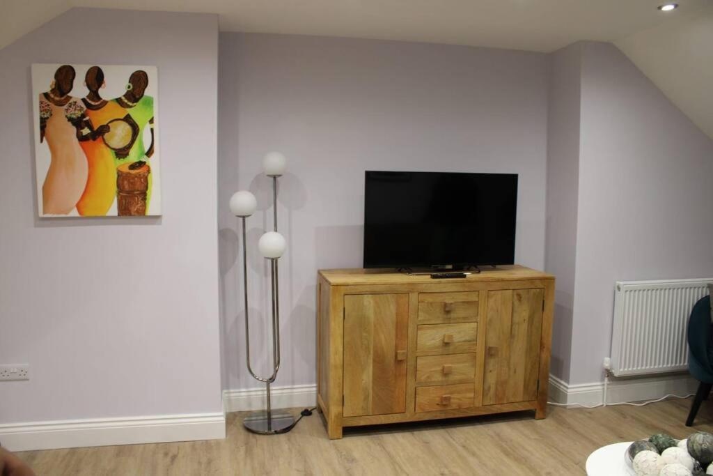 5 Star Apartment Лондон Экстерьер фото