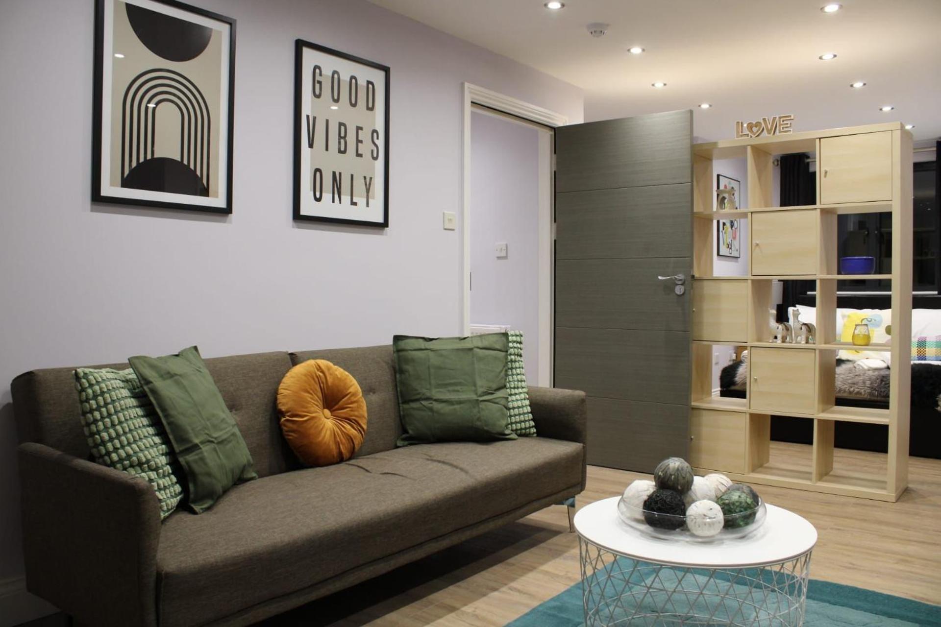 5 Star Apartment Лондон Экстерьер фото